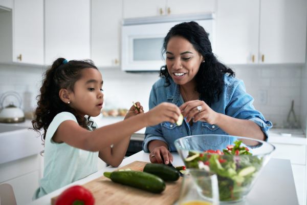 Three ways to cultivate a healthy connection between food and your life
